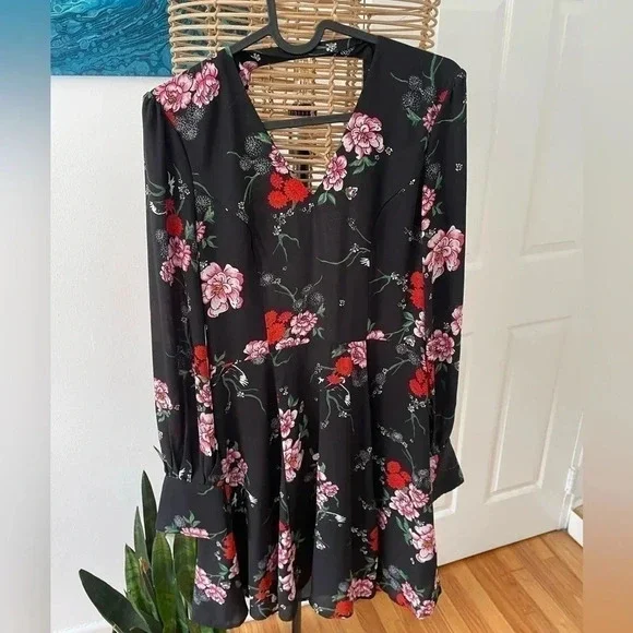 H&M floral long sleeve dress / size 4 / black / - Picture 2 of 4